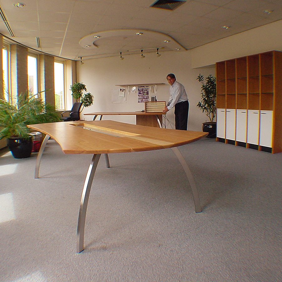 Representatieve conferentietafel voor 10 personen Bugsie Utrecht