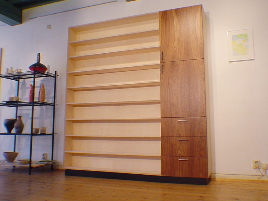 Matras-kast in berken en noten