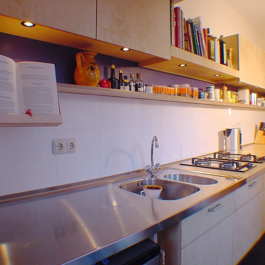 keuken op maat in berken, kersen en laminaat